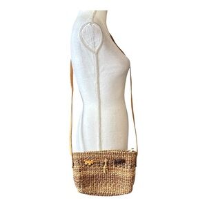 VINTAGE Structured Straw Crossbody Jungle Animal Safari Wood Carved Animal Bag